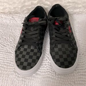 vans men shoe size 8.5 …. black/grey checkerd with red stitching